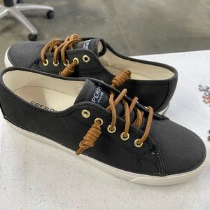 Sperry new size 7 sneakers.